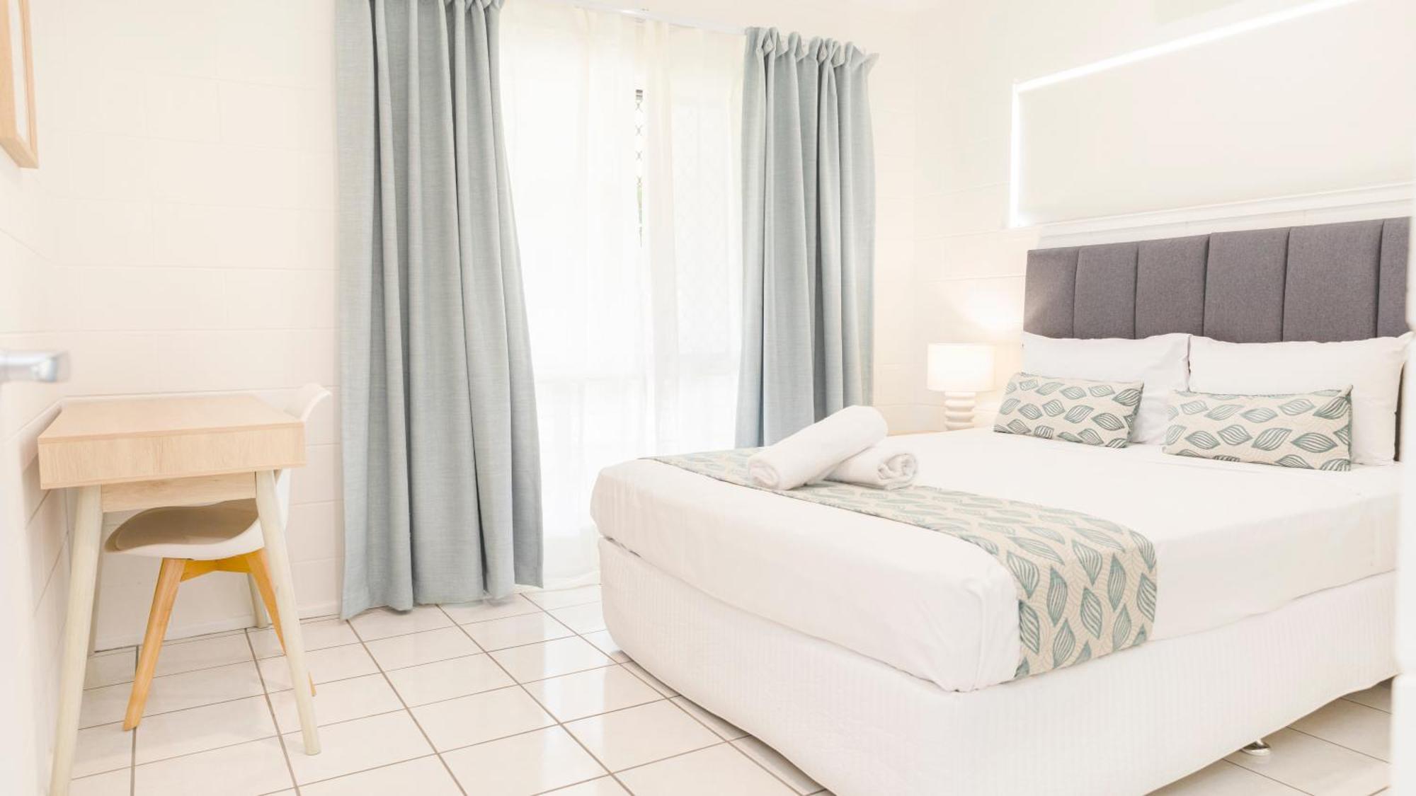 Palm View Holiday Apartments ボーエン エクステリア 写真