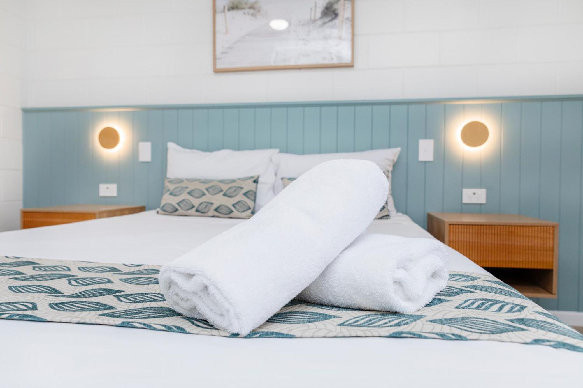 Palm View Holiday Apartments ボーエン エクステリア 写真