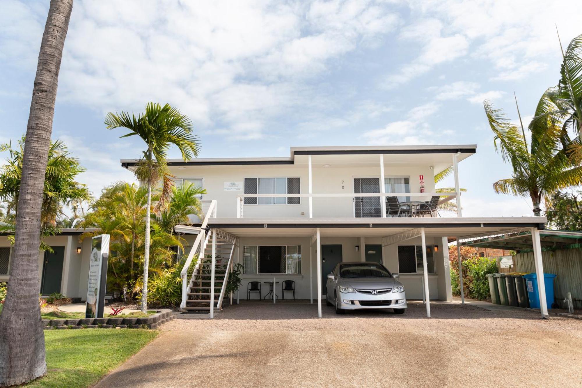 Palm View Holiday Apartments ボーエン エクステリア 写真