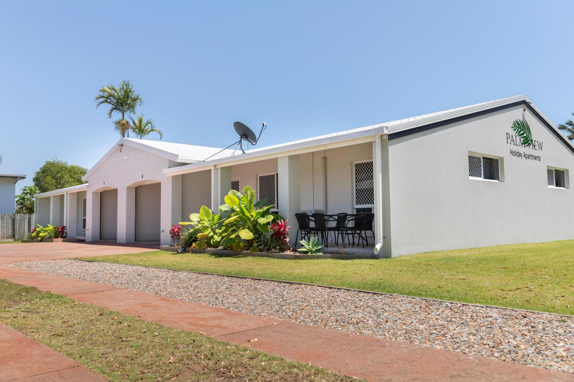 Palm View Holiday Apartments ボーエン エクステリア 写真
