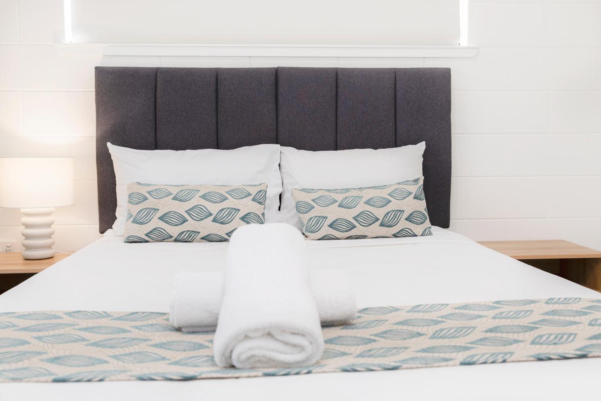 Palm View Holiday Apartments ボーエン 部屋 写真