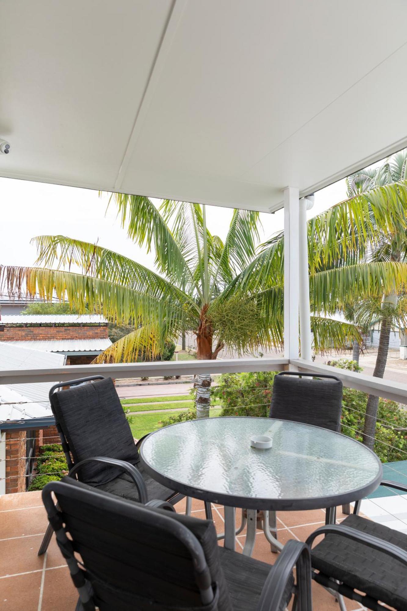 Palm View Holiday Apartments ボーエン エクステリア 写真