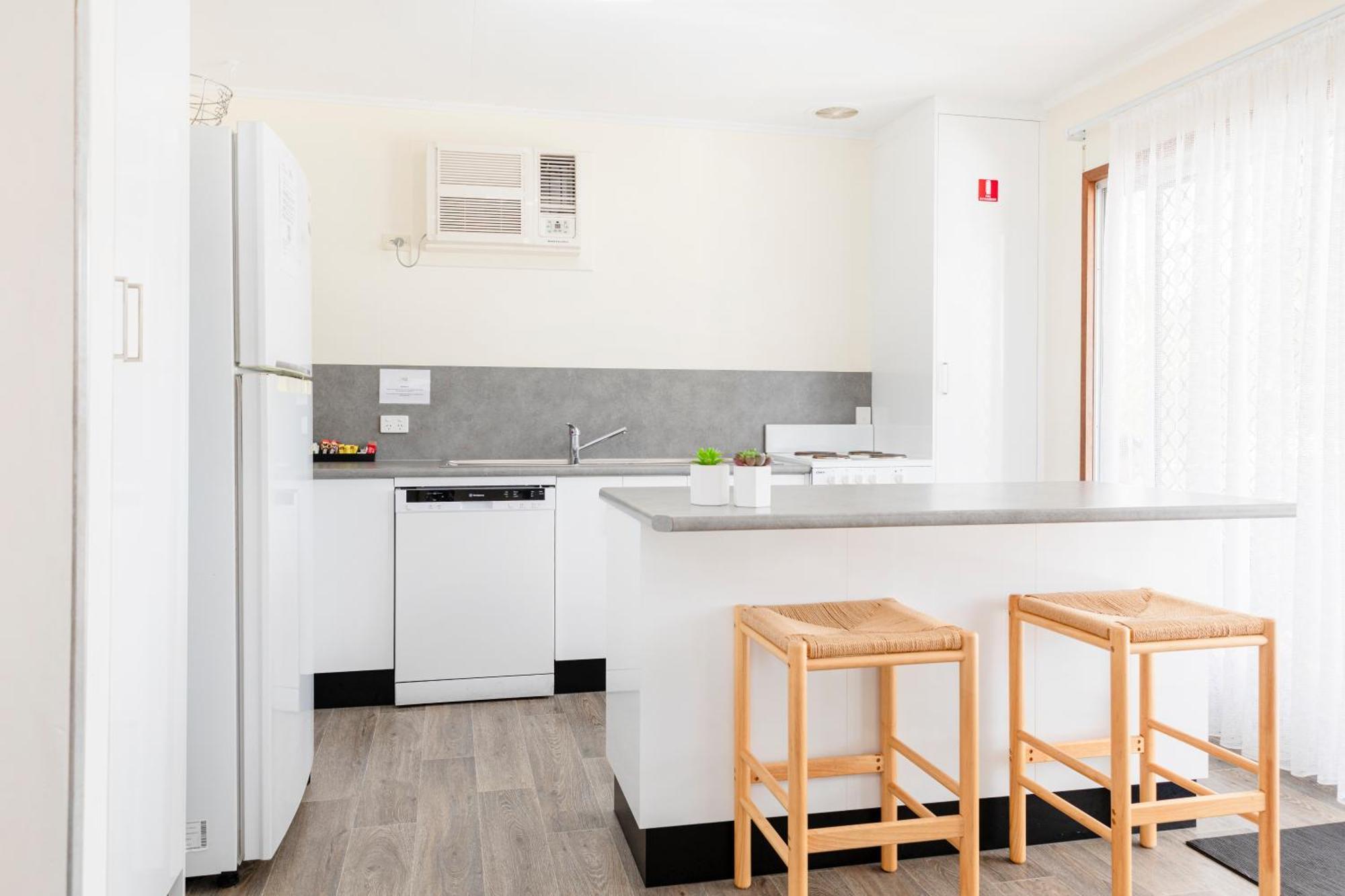 Palm View Holiday Apartments ボーエン エクステリア 写真