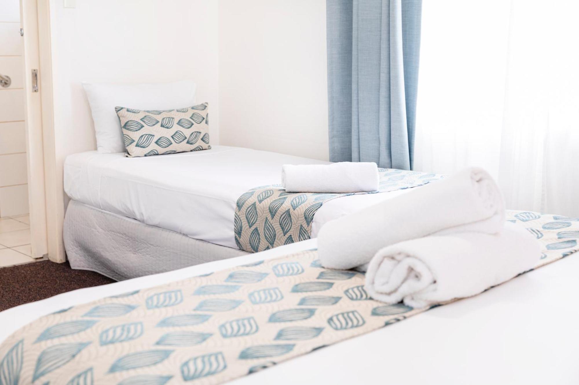 Palm View Holiday Apartments ボーエン エクステリア 写真