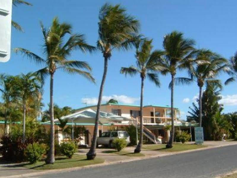 Palm View Holiday Apartments ボーエン エクステリア 写真